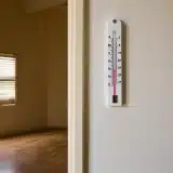 Canicule et intérieur étouffant : 3 signes que votre logement retient la chaleur
