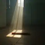 Comment éclairer votre intérieur sans électricité grâce aux puits et conduits de lumière naturelle ?