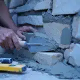 Coût d’un mur en pierre : guide des prix, matériaux et main-d’œuvre