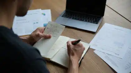 Guide pratique pour choisir un artisan compétent : devis, références et garanties