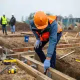 Les étapes clés pour construire une maison : du permis de construire à la réception