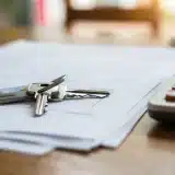 Taux immobiliers en 2025 : vaut-il mieux acheter une maison ou un appartement ?