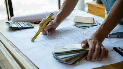 Budget pour rénover une maison : coûts moyens et postes à prévoir
