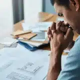 Choisir une entreprise de rénovation fiable : critères, devis et garanties