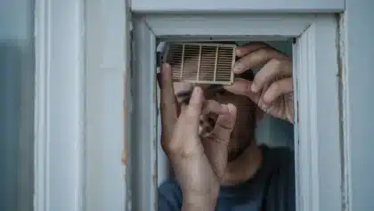 Comment choisir une grille d'aération pour fenêtre : fonctionnement, prix et conseils ?