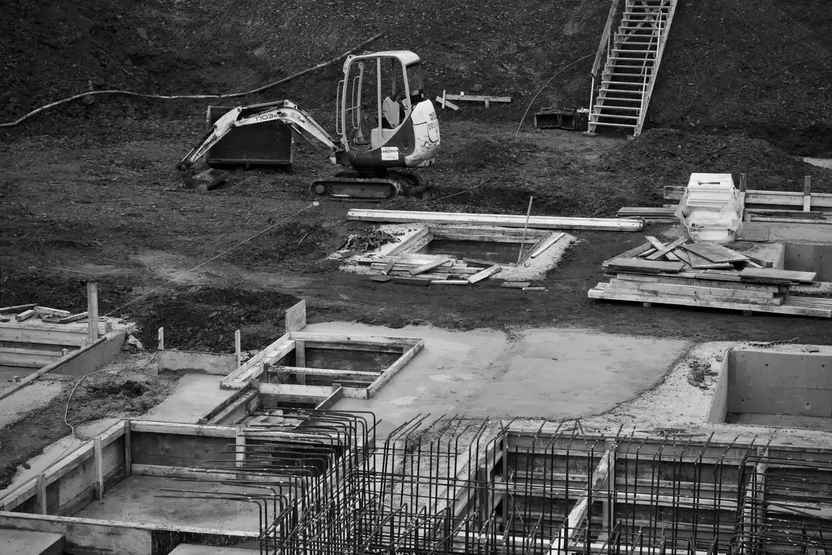 Travaux de fondation et viabilisation sur un terrain de construction