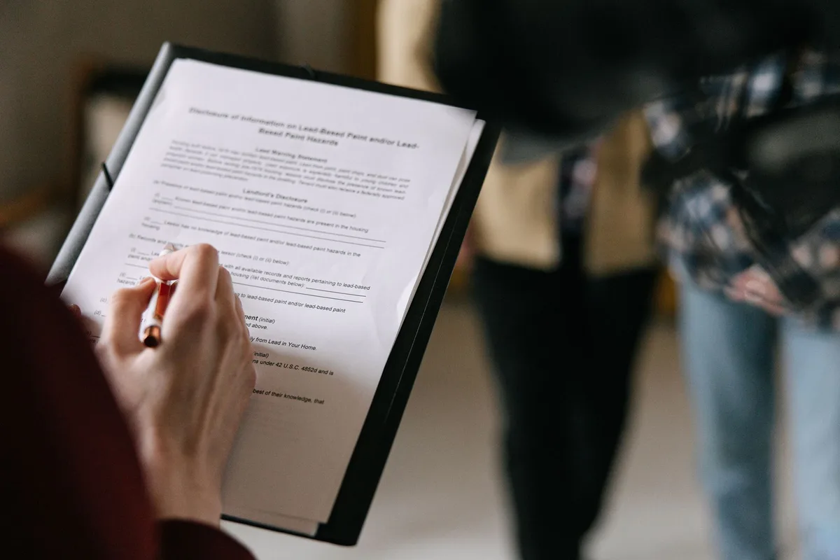 Checklist de vérification et documents techniques à examiner avant de signer un devis