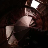 Quel monte-escalier choisir pour une maison ancienne et des escaliers étroits ?
