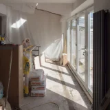 Transformer une grange en habitation : permis, isolation, coûts et étapes