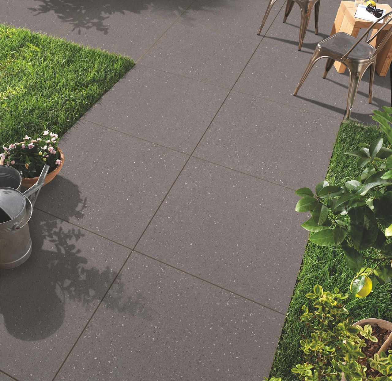 Comment choisir un carrelage extérieur pas cher et résistant ?