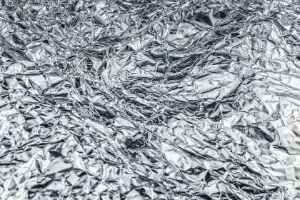 Montage d'un sas d'entrée en verre et aluminium avec détails de joint thermique