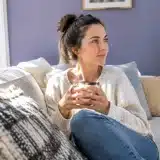 Bleu apaisant 2028 : la teinte à adopter pour un intérieur relaxant