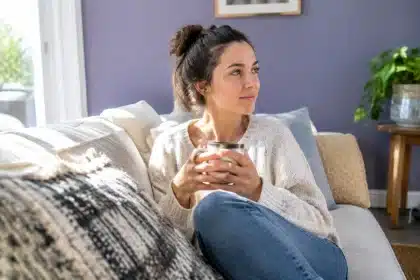 Bleu apaisant 2028 : la teinte à adopter pour un intérieur relaxant