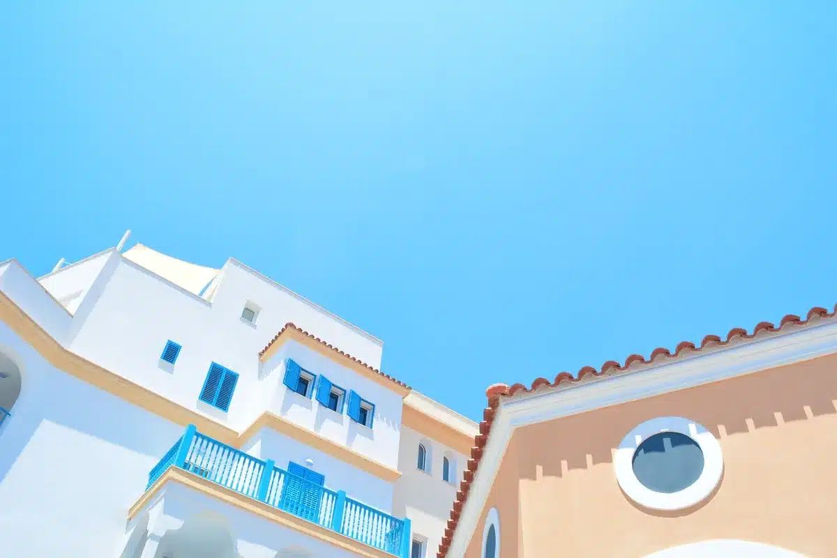 Maison de vacances vue extérieure en plein jour