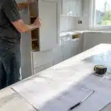 Quel est le prix de la pose d’une cuisine en kit, équipée ou sur mesure ?